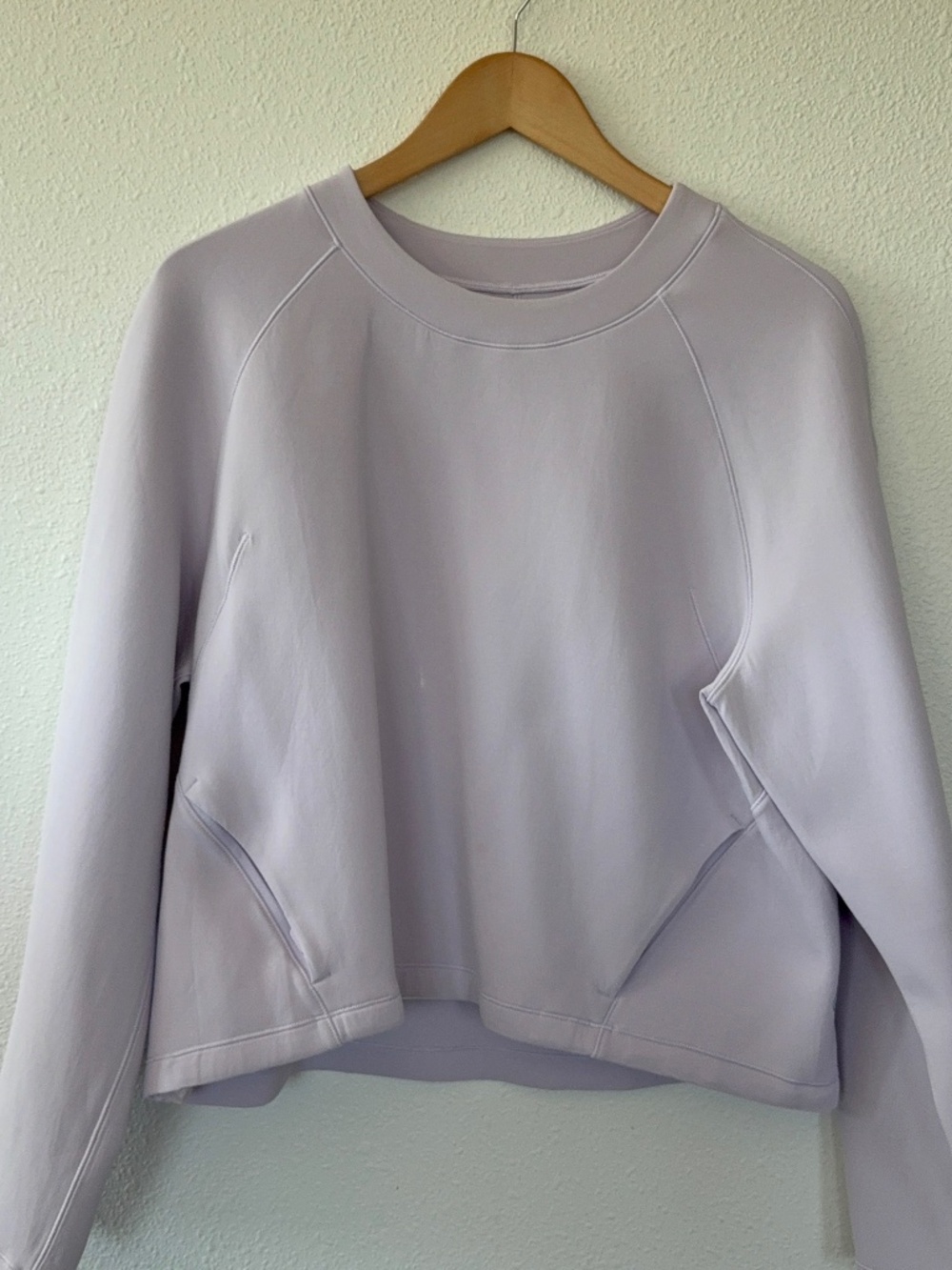 lululemon Womens Lilac Lavender Cropped Crewneck Sweatshirt Size 12